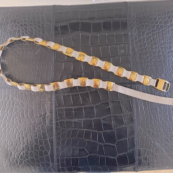 VINTAGE SALVATORE FERRAGAMO cream gold toned logo BELT - Picture 3 of 13